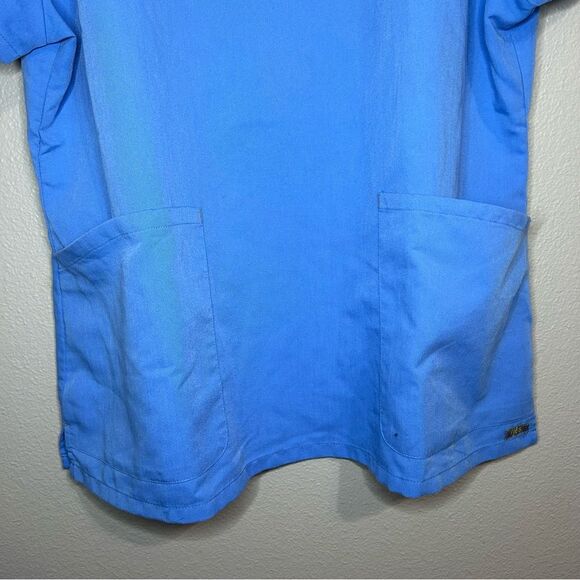 FIGS blue V neck front pockets short sleeve unisex scrub top size XL - Picture 3 of 9